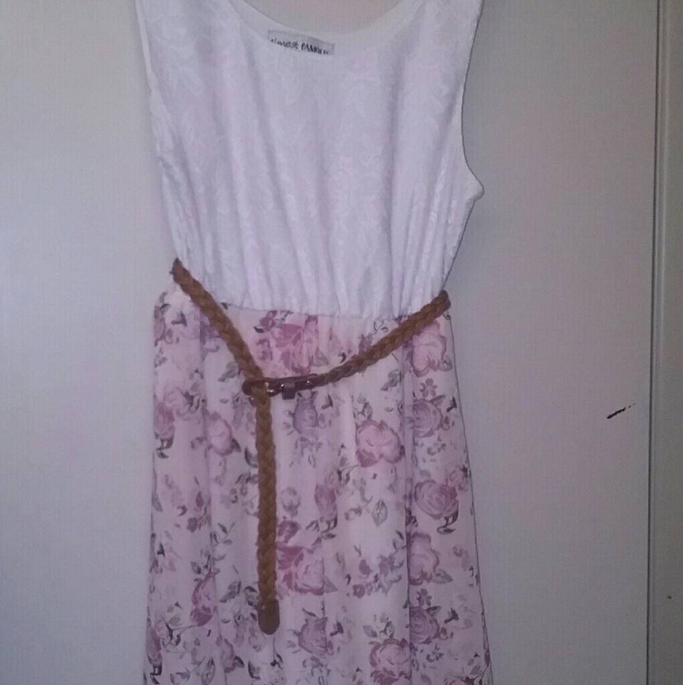 Almost famous floral dress. Country chic. - Picture 2 of 8